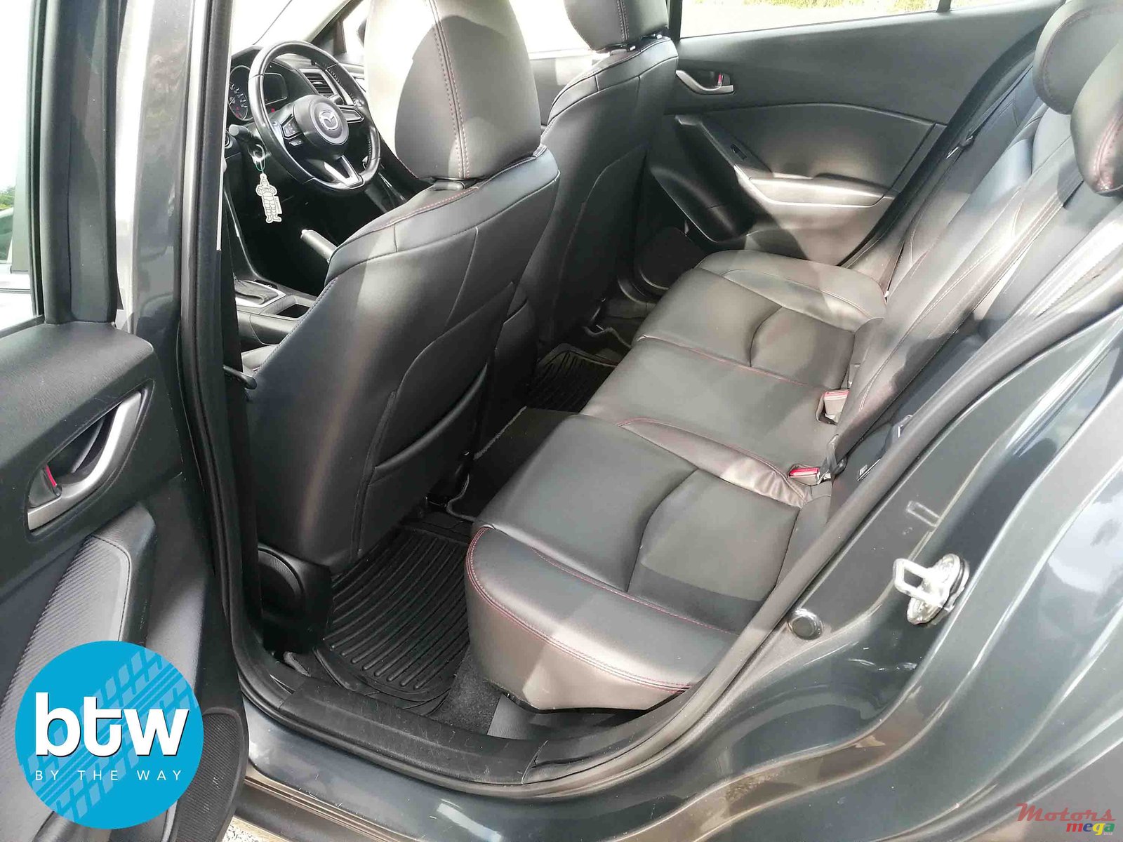 2017' Mazda 3 photo #5