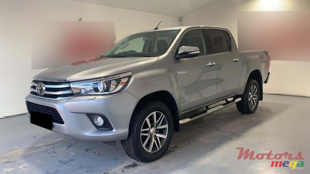 2018' Toyota Hilux photo #2