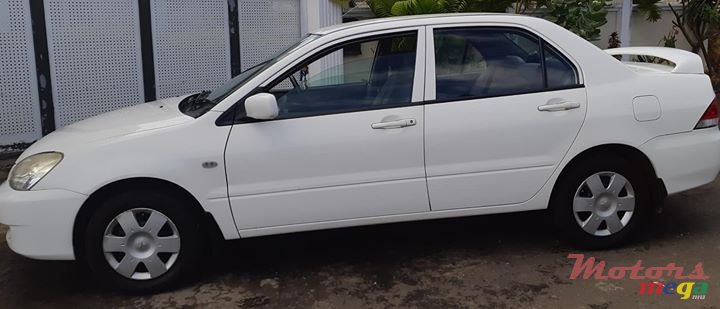 2009' Mitsubishi Lancer photo #1