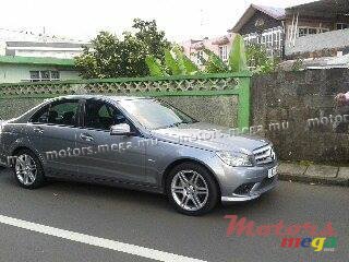 2009' Mercedes-Benz nil photo #1