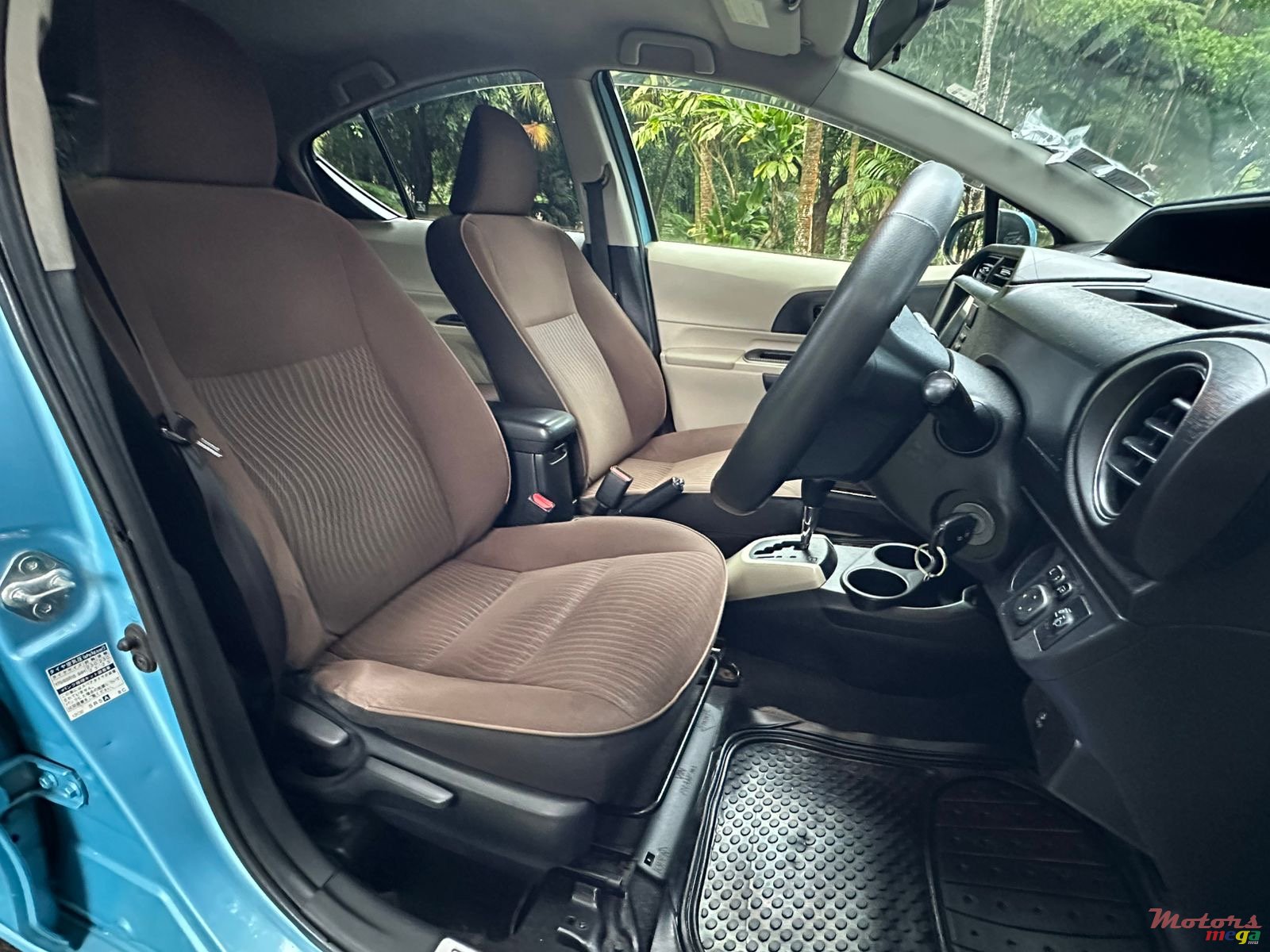 2014' Toyota Aqua photo #6