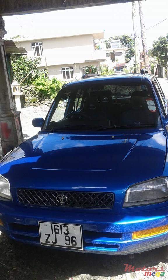 1996' Toyota RAV4 photo #1
