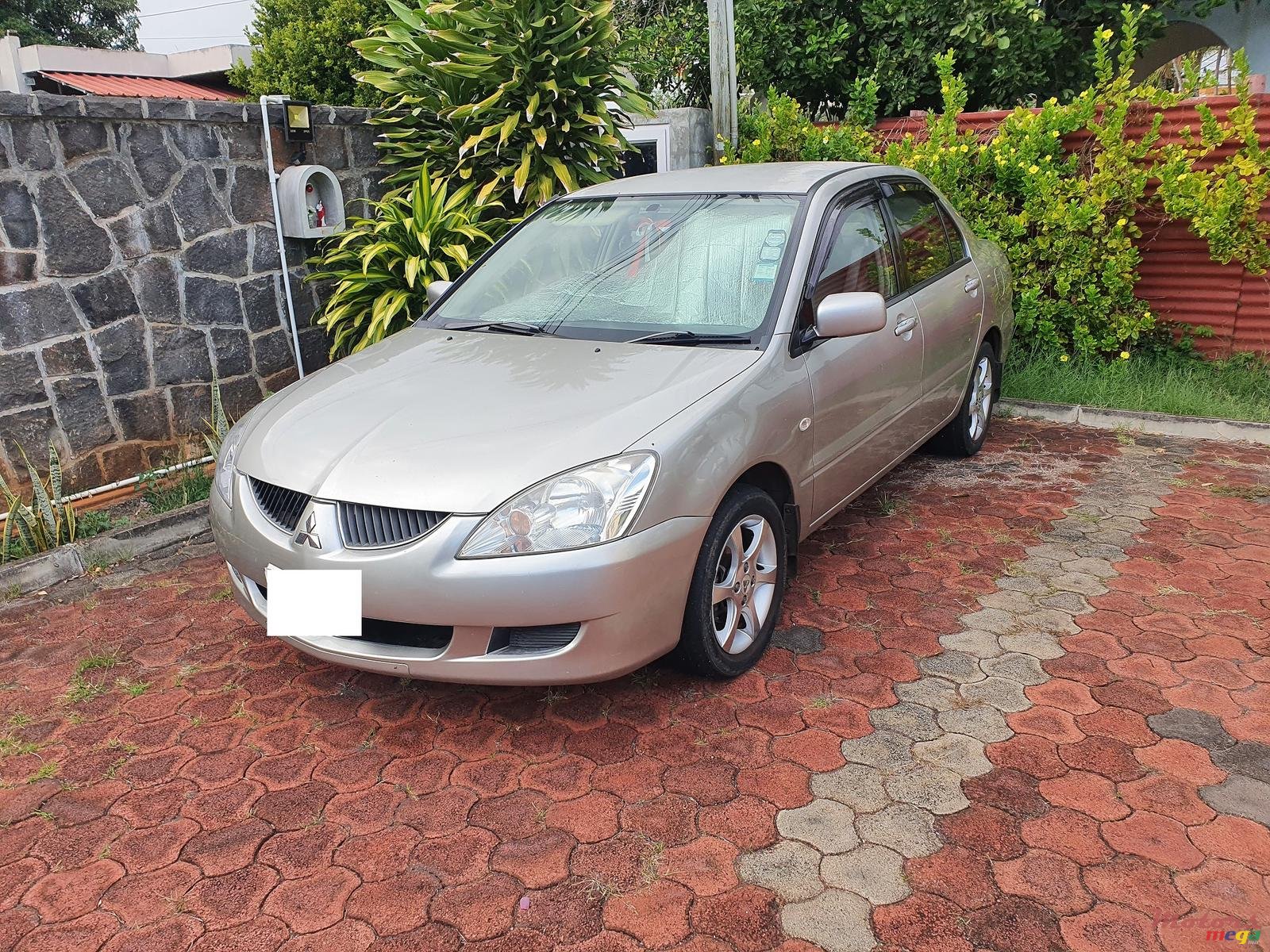 2005' Mitsubishi Lancer photo #1