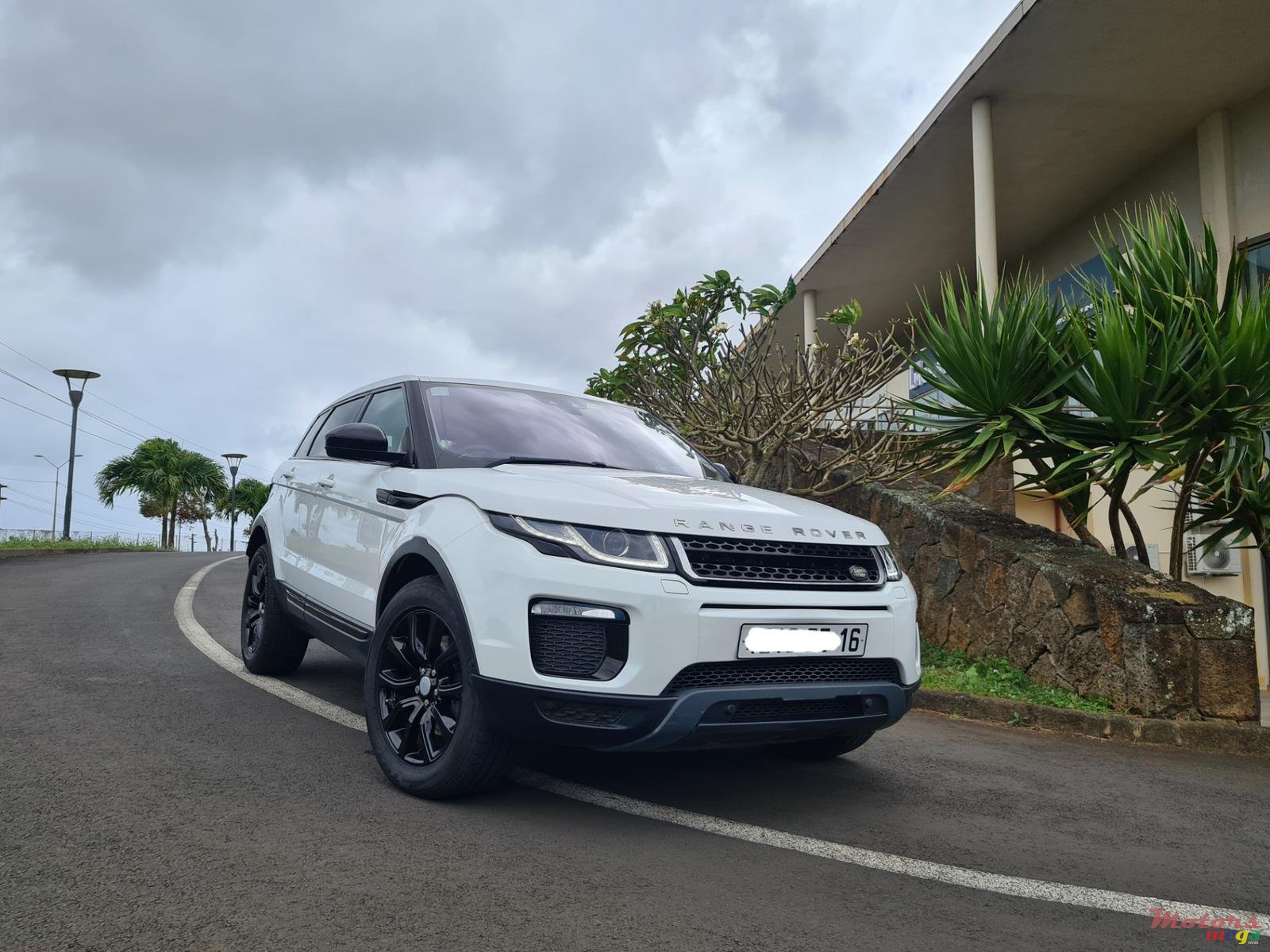 2016' Land Rover Range Rover Evoque Automatic photo #1