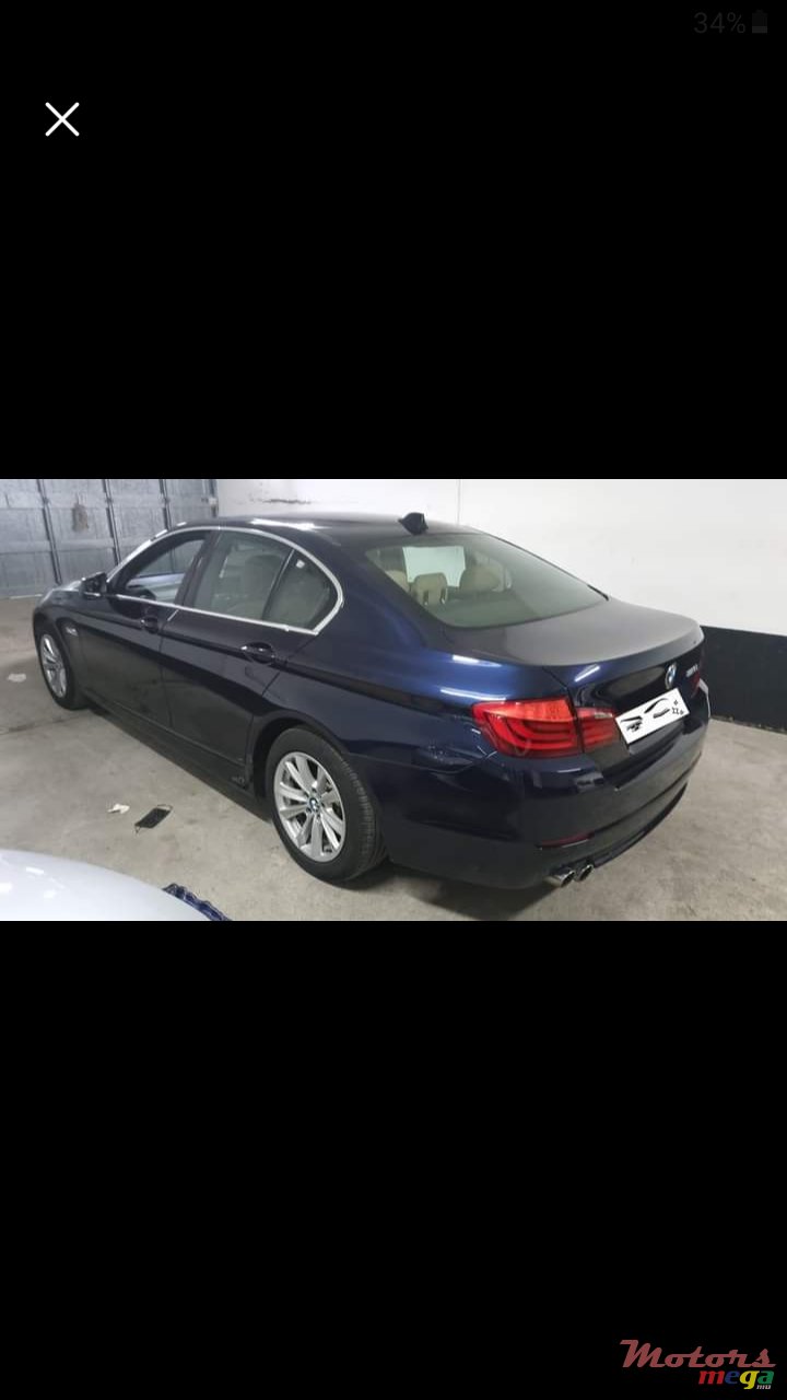 2011' BMW 5 Series photo #1