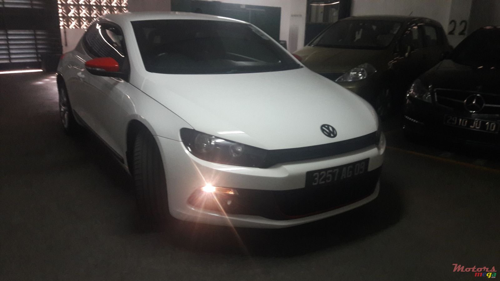 2009' Volkswagen Scirocco 1.4 TSI photo #2