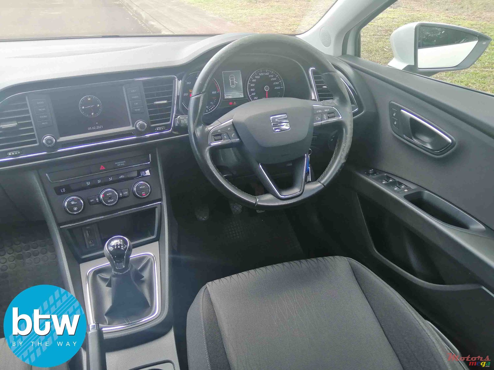 2016' SEAT Leon photo #6