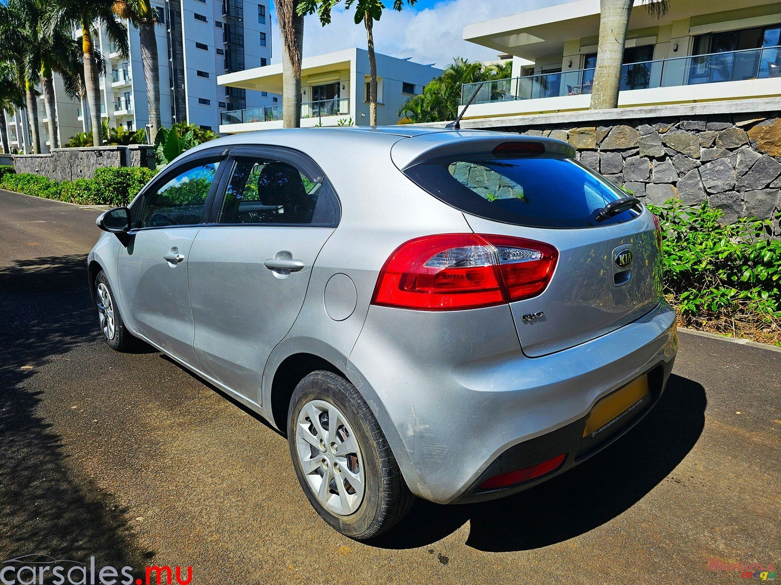 2014' Kia Rio EX 1.2 Hatchback photo #3