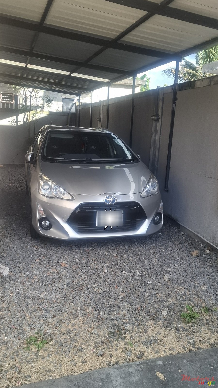 2016' Toyota Aqua photo #1