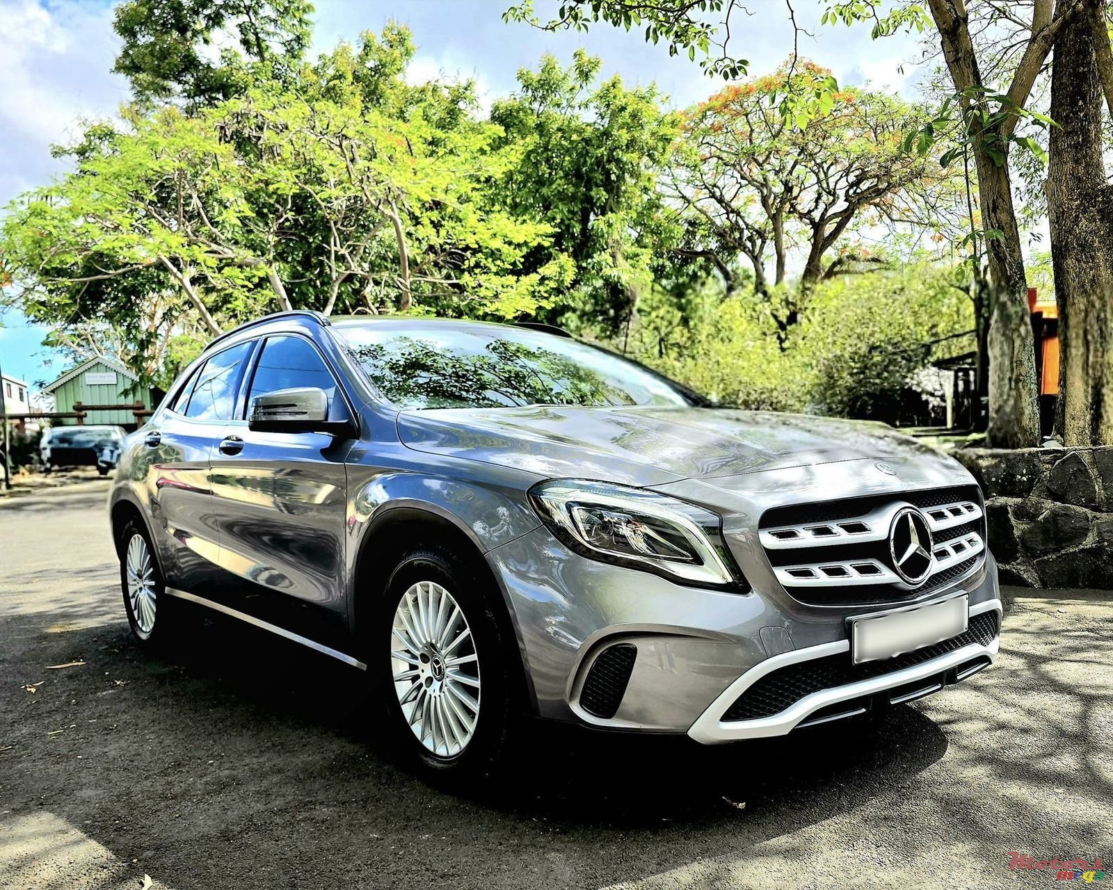 2020' Mercedes-Benz GLA 180 photo #2