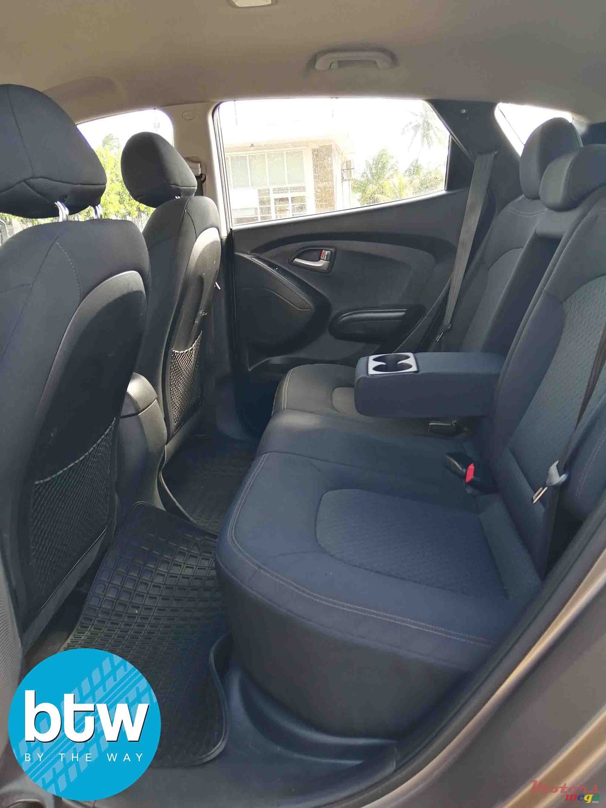 2011' Hyundai ix35 photo #3