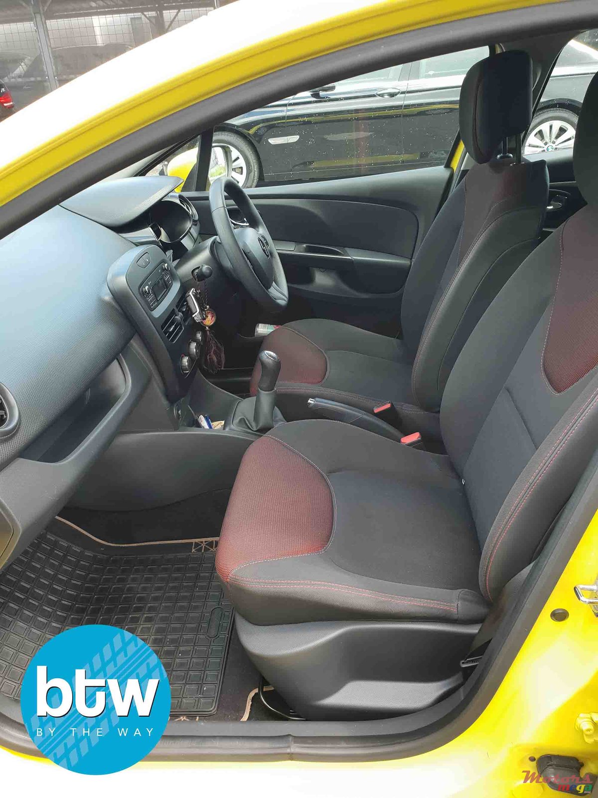 2015' Renault Clio photo #4