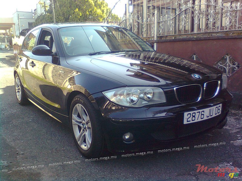2006' BMW 1 Series 116 i photo #1