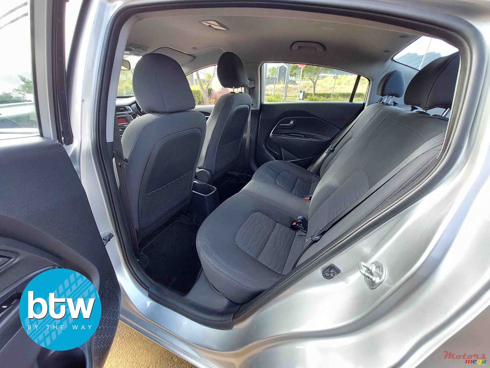 2017' Kia Rio photo #5