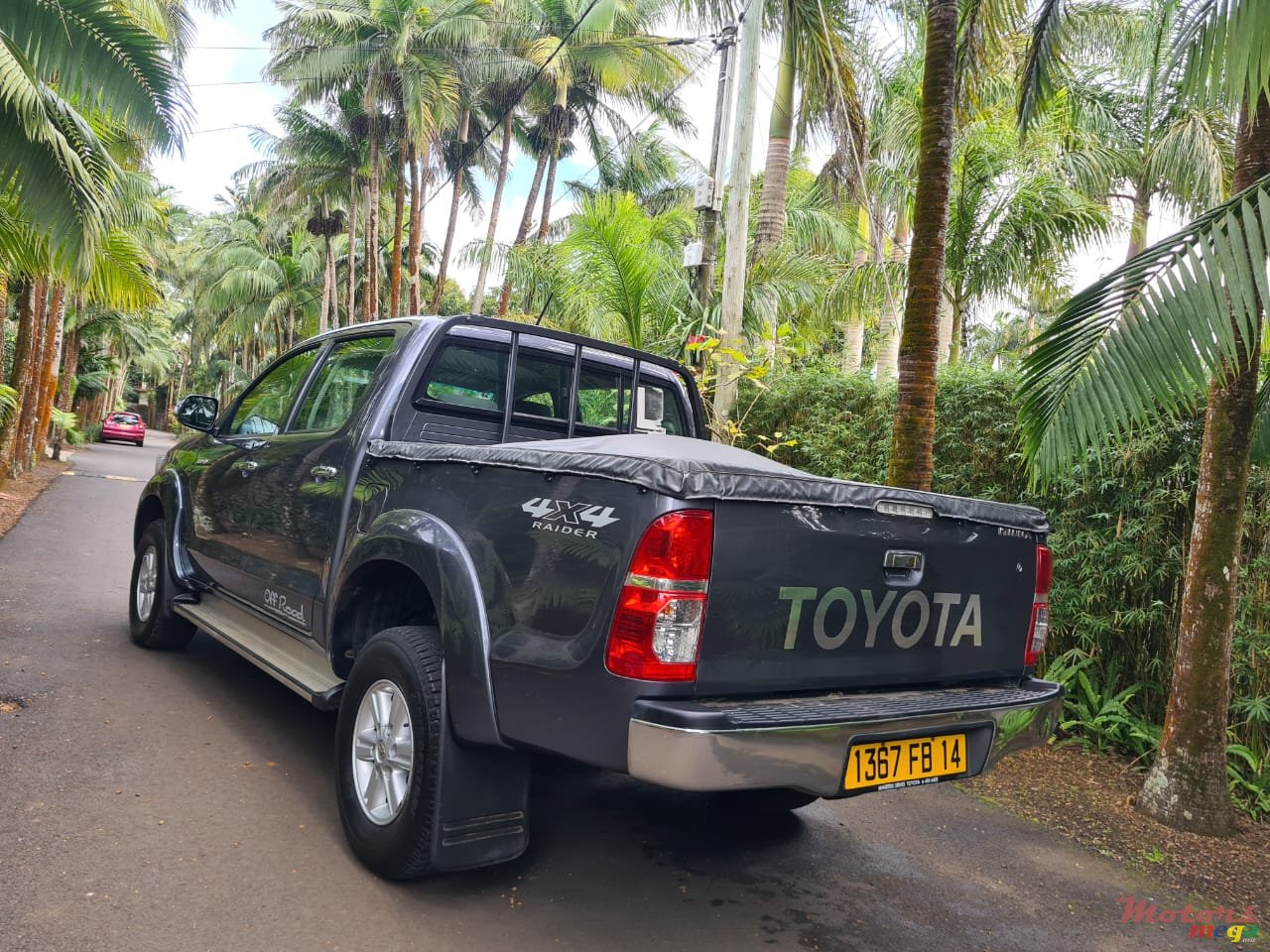 2014' Toyota Hilux photo #3