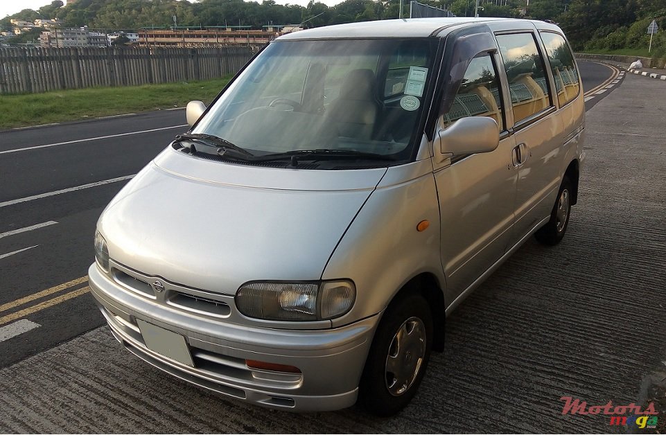 1997' Nissan Serena photo #1