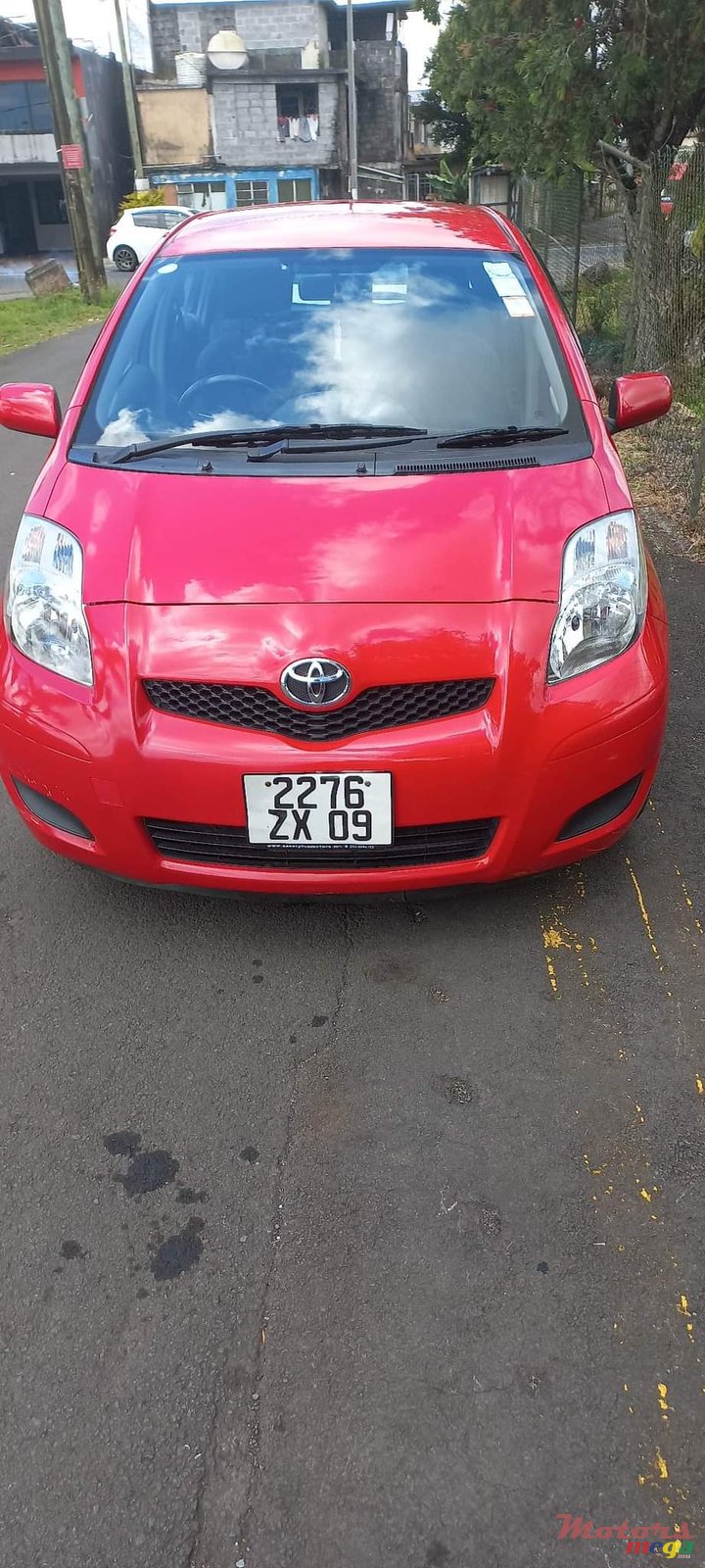 2009' Toyota Yaris photo #3