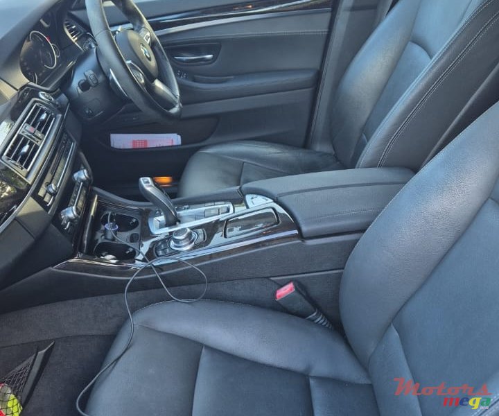 2016' BMW 5 Series photo #7