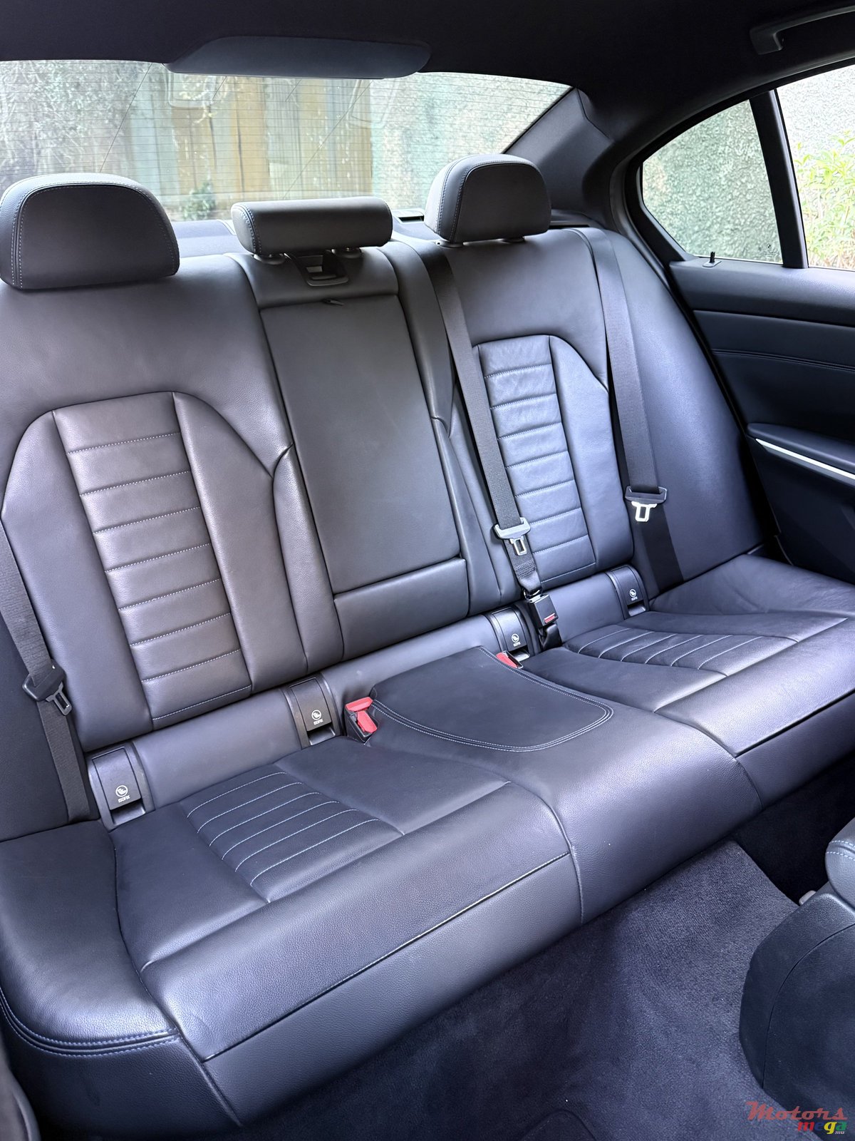 2019' BMW 330 photo #7