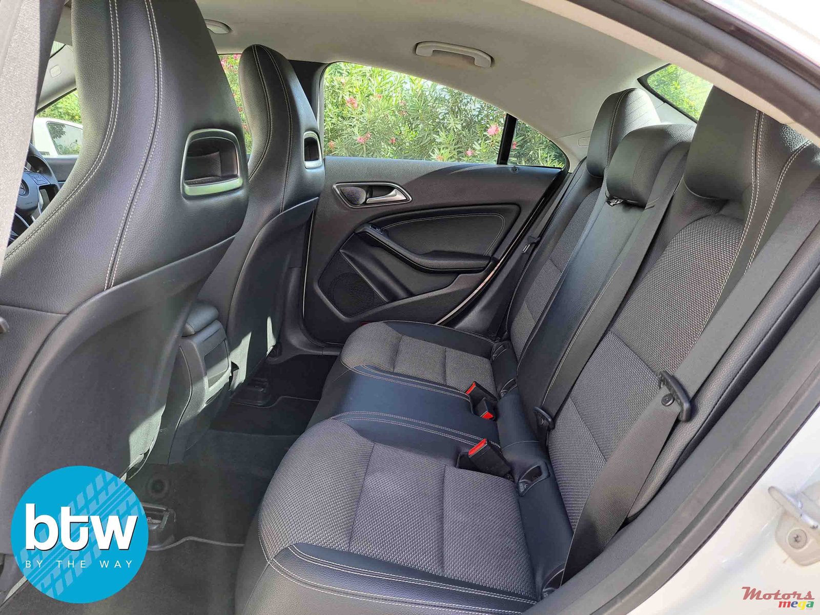 2014' Mercedes-Benz CLA 180 photo #4