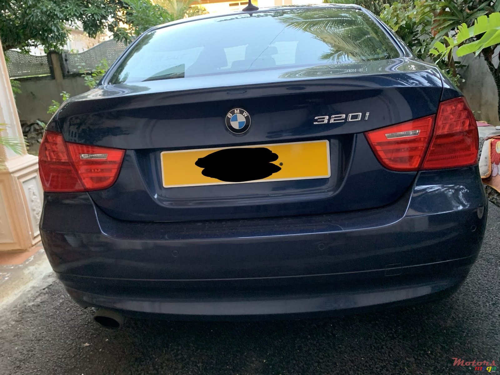 2011' BMW 3 Series photo #4