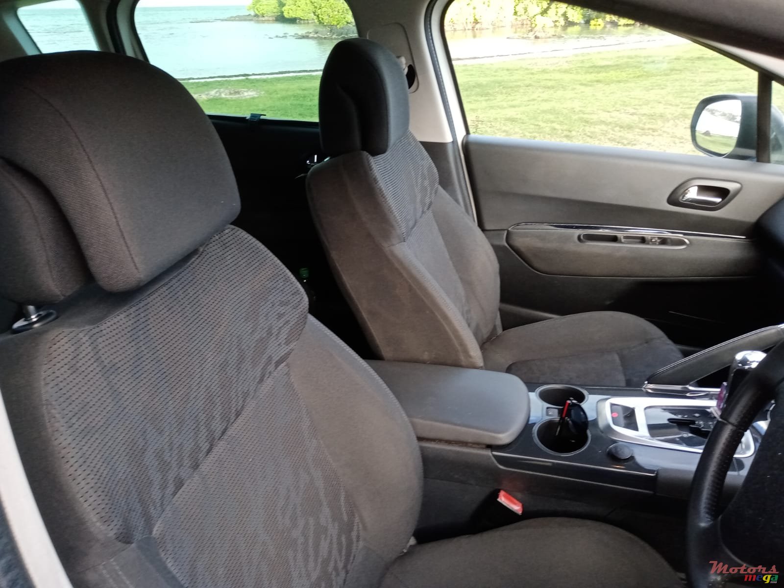 2014' Peugeot 3008 photo #7