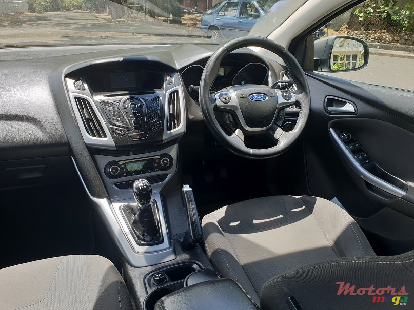 2012' Ford Focus photo #4