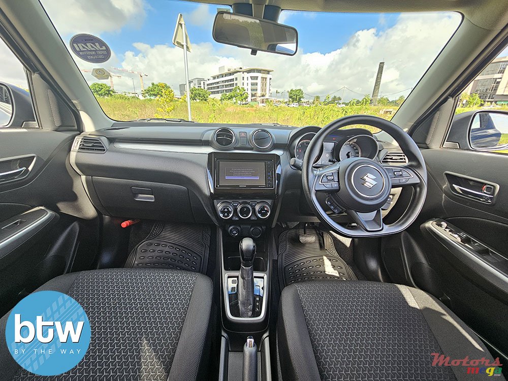 2022' Suzuki Swift Japan photo #7