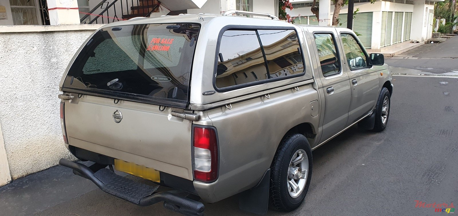 2004' Nissan D/cab 4x2 photo #3