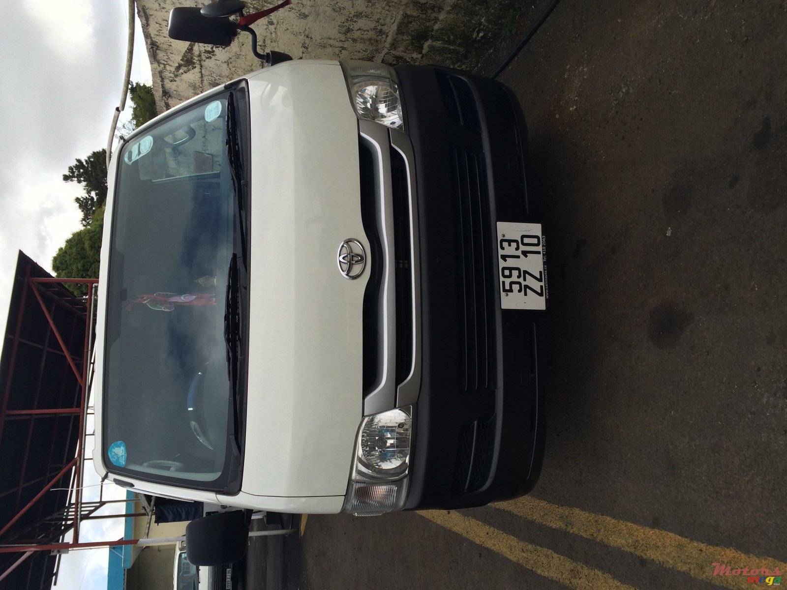 2010' Toyota HiAce photo #1