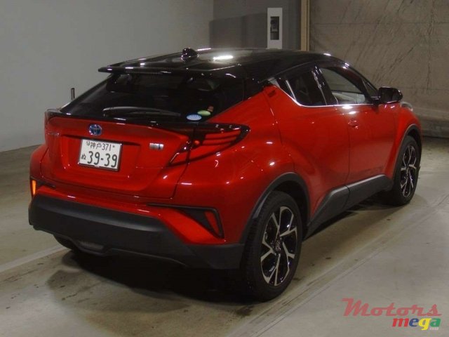 2019' Toyota C-HR photo #2