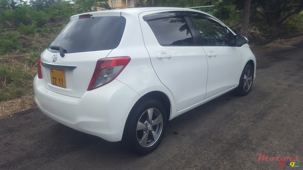 2011' Toyota Vitz 1.3 photo #4