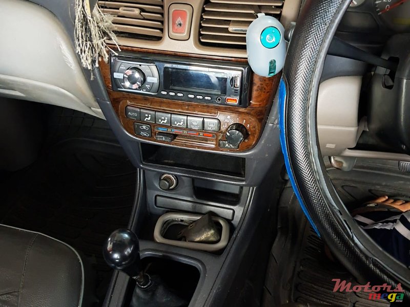 2001' Nissan Sunny photo #5