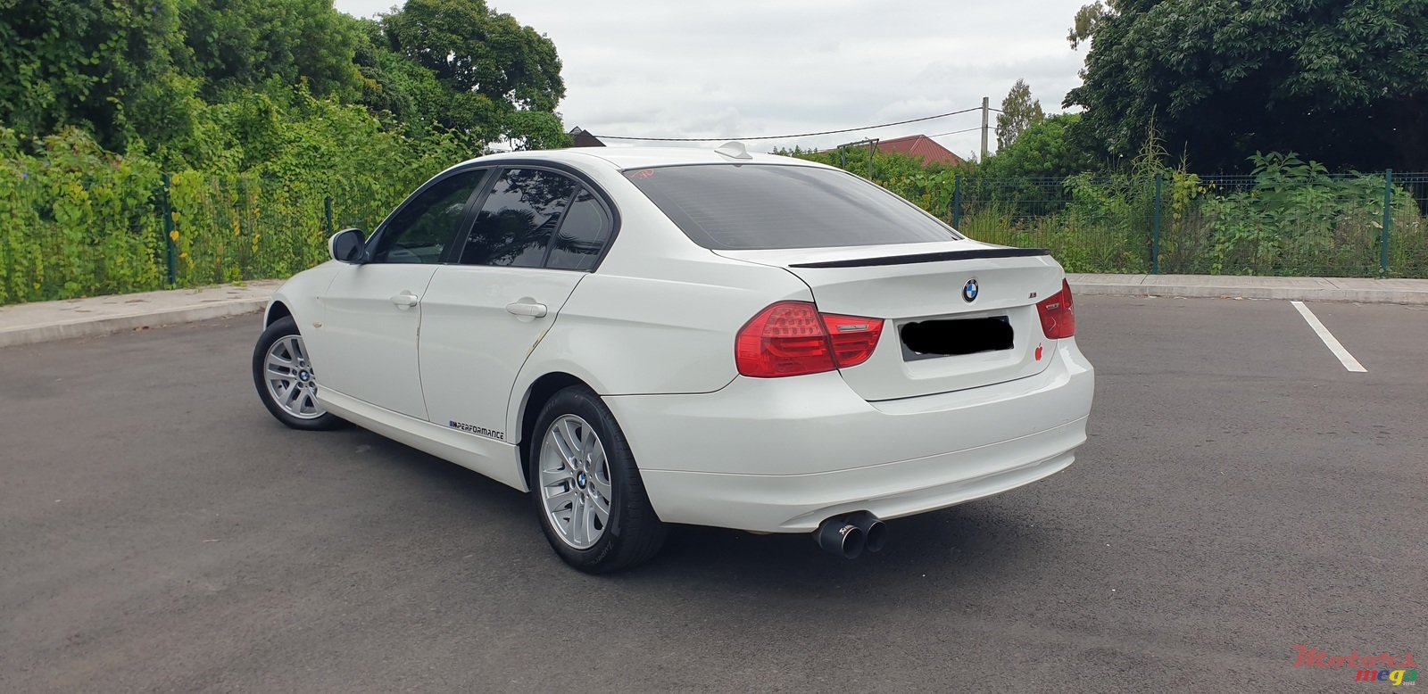 2010' BMW 318 i photo #3