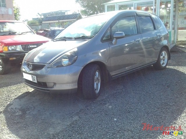 2004' Honda Jazz photo #2
