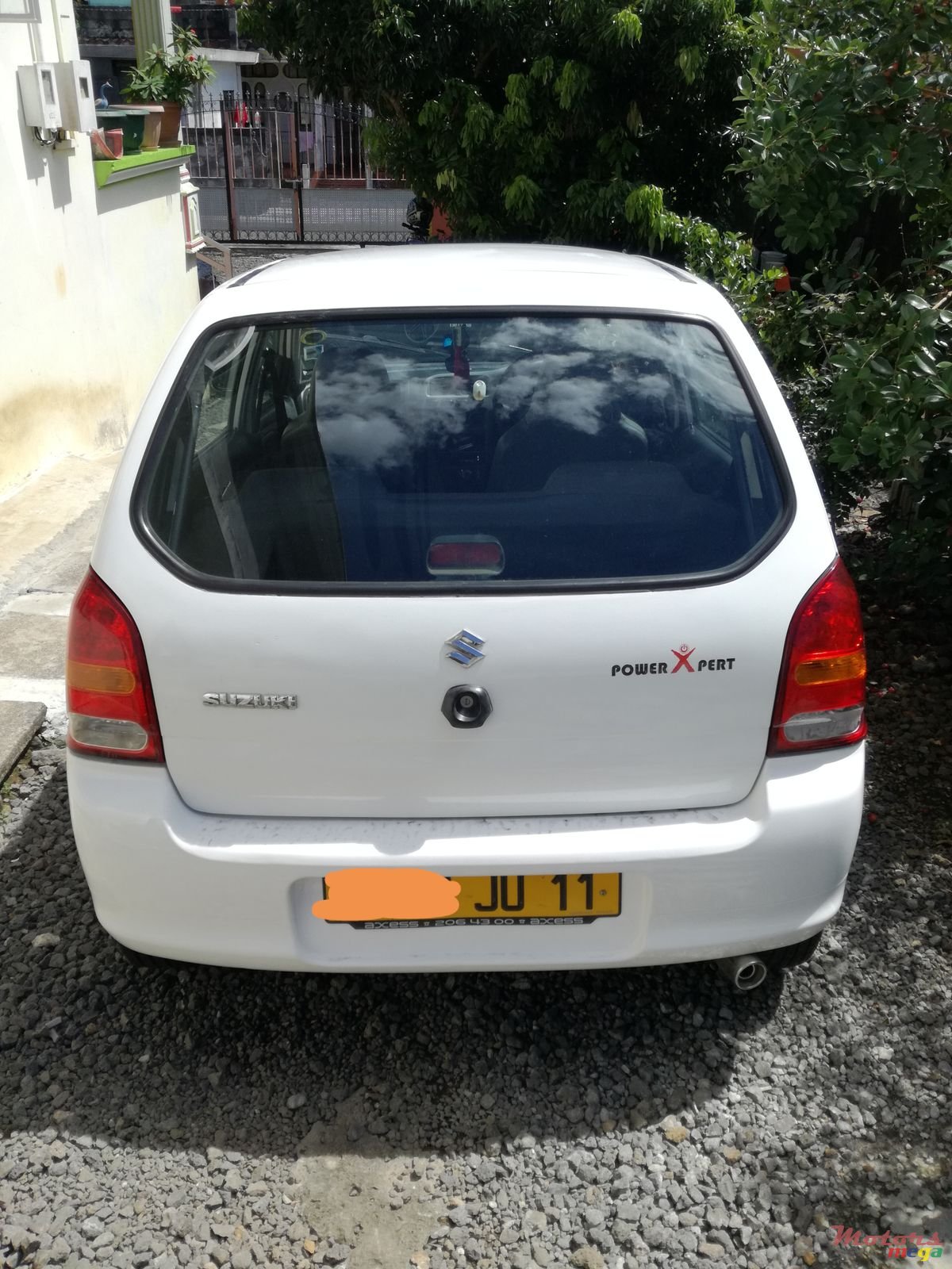 2011' Suzuki Alto photo #5