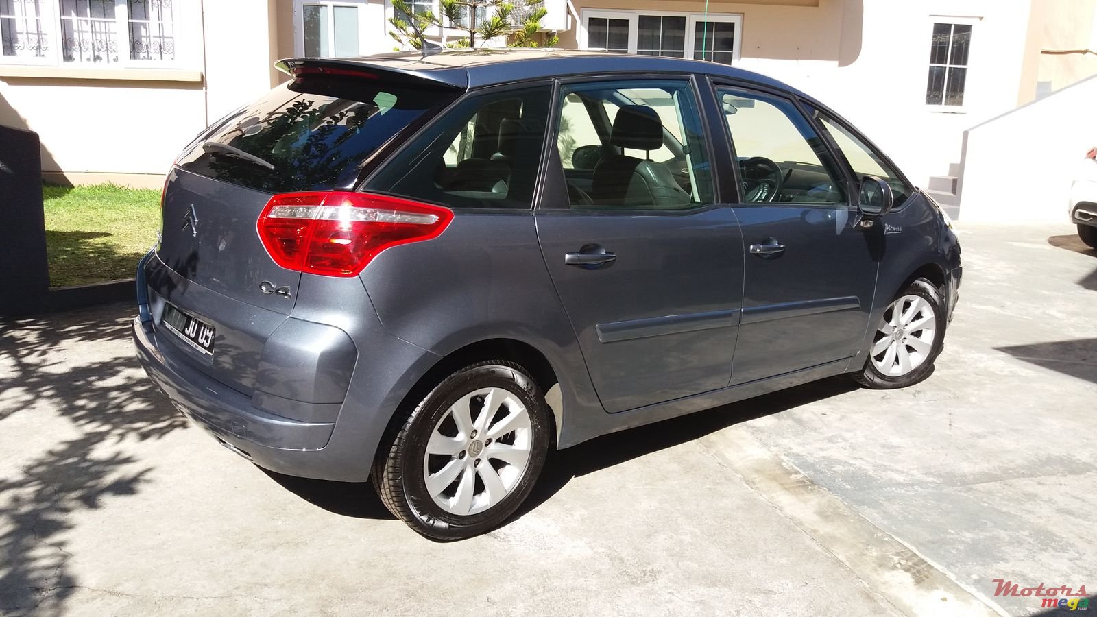 2009' Citroen C4 Picasso photo #2