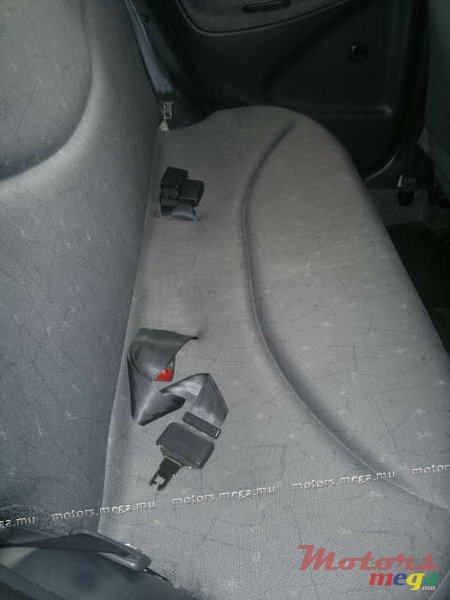 2000' Toyota Yaris VITZ MANUAL photo #3