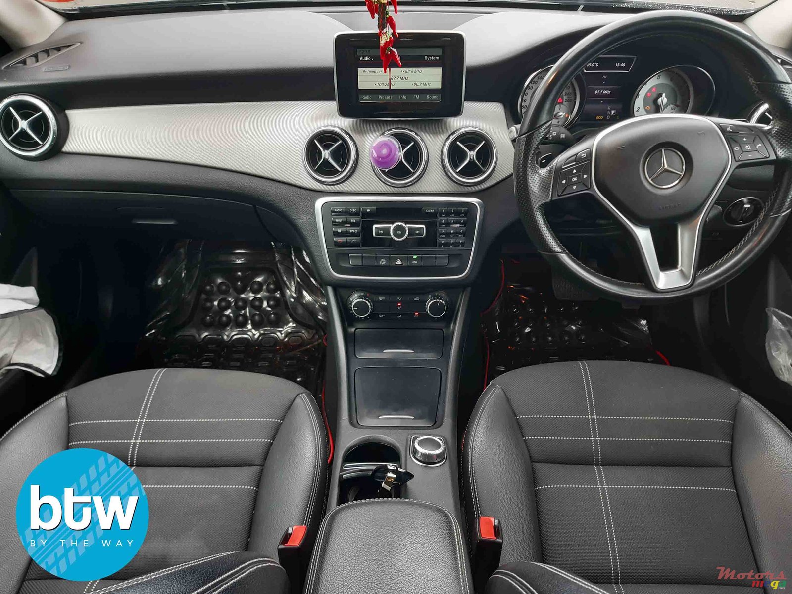 2015' Mercedes-Benz GLA-Class 200 photo #4