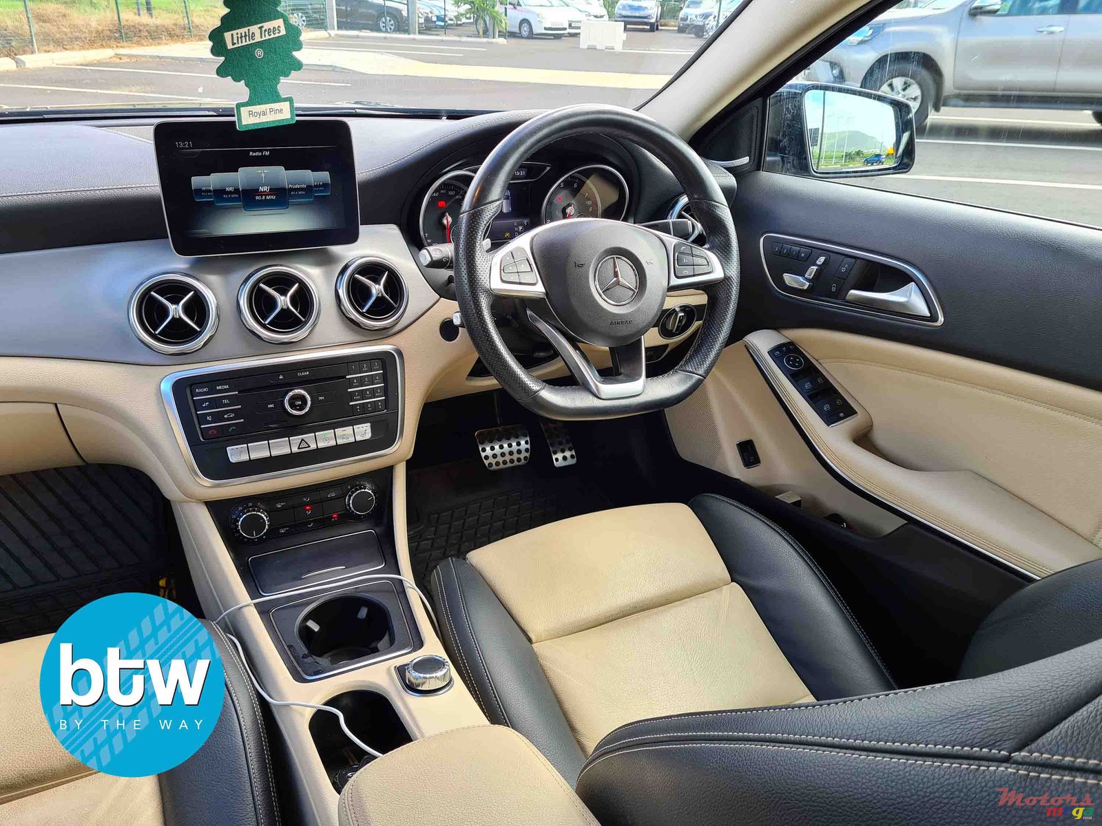 2018' Mercedes-Benz GLA-Class photo #6