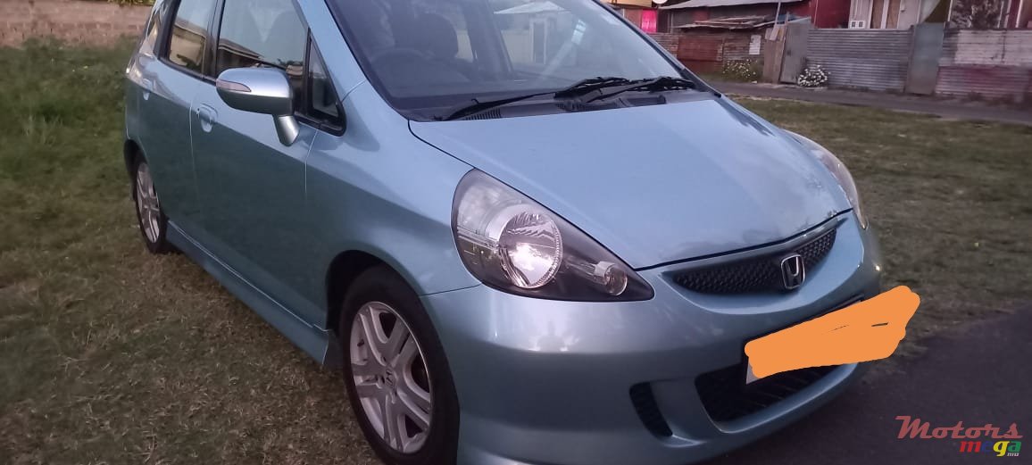 2006' Honda Jazz photo #2