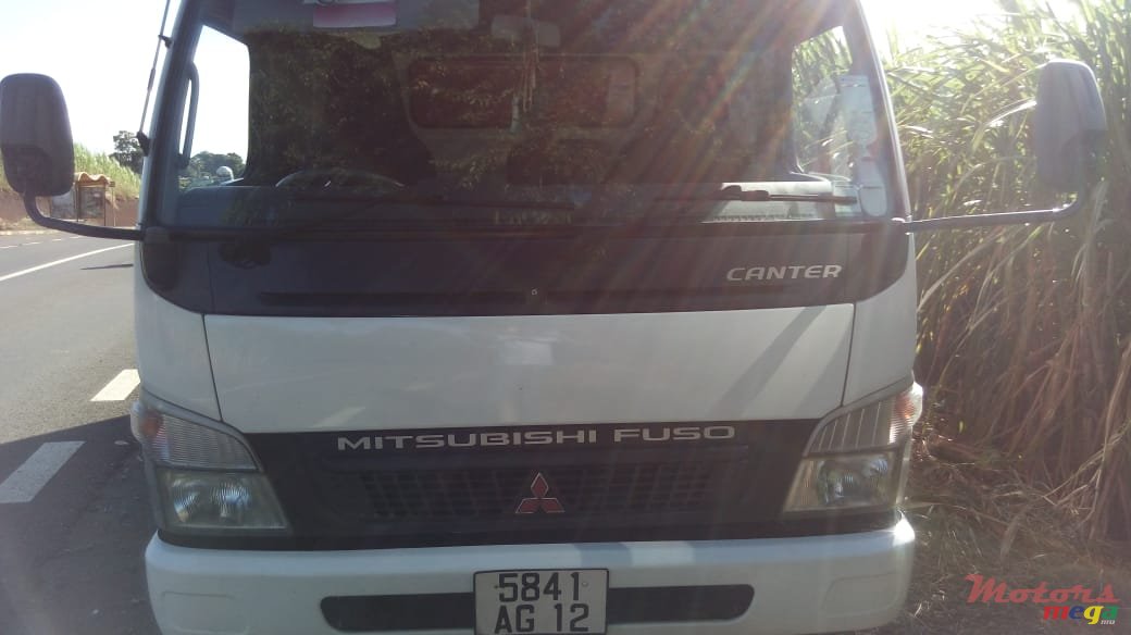 2012' Mitsubishi photo #1