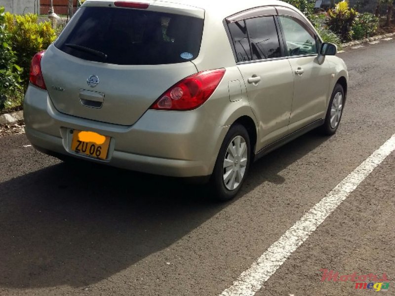 2006' Nissan Tiida photo #2