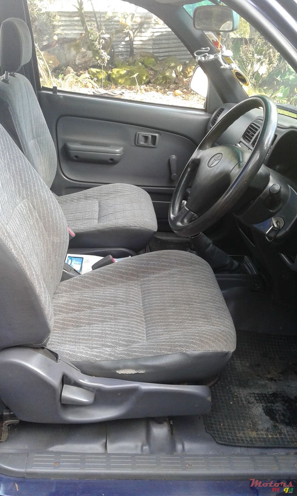 1999' Toyota Hilux photo #3