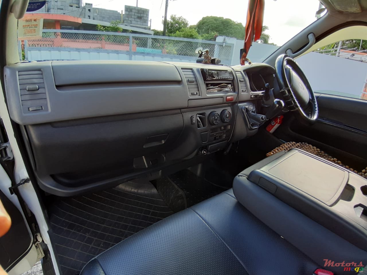 2012' Toyota HiAce photo #3