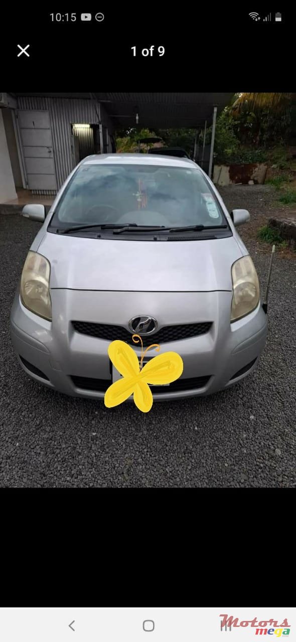 2009' Toyota Vitz photo #2