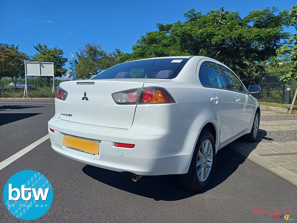 2015' Mitsubishi Lancer photo #3