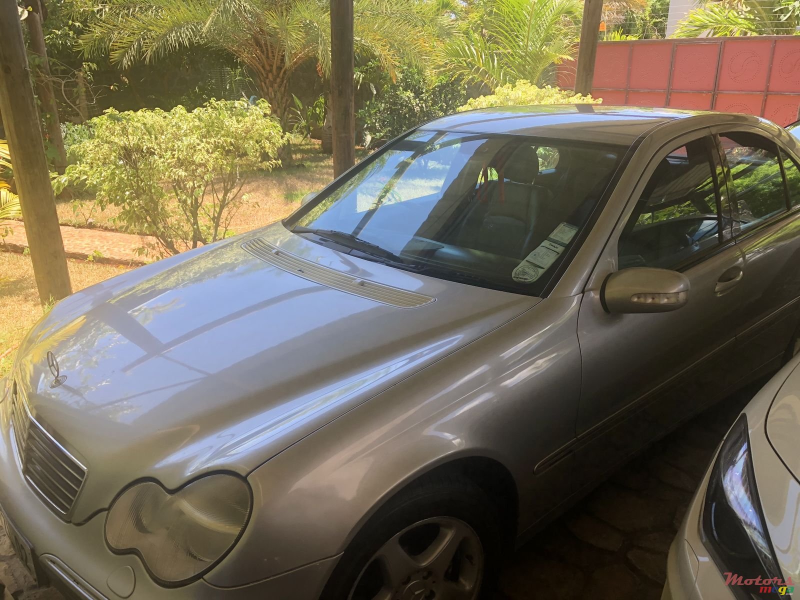 2002' Mercedes-Benz 220 photo #1