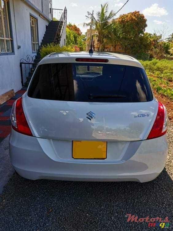 2011' Suzuki Swift photo #1