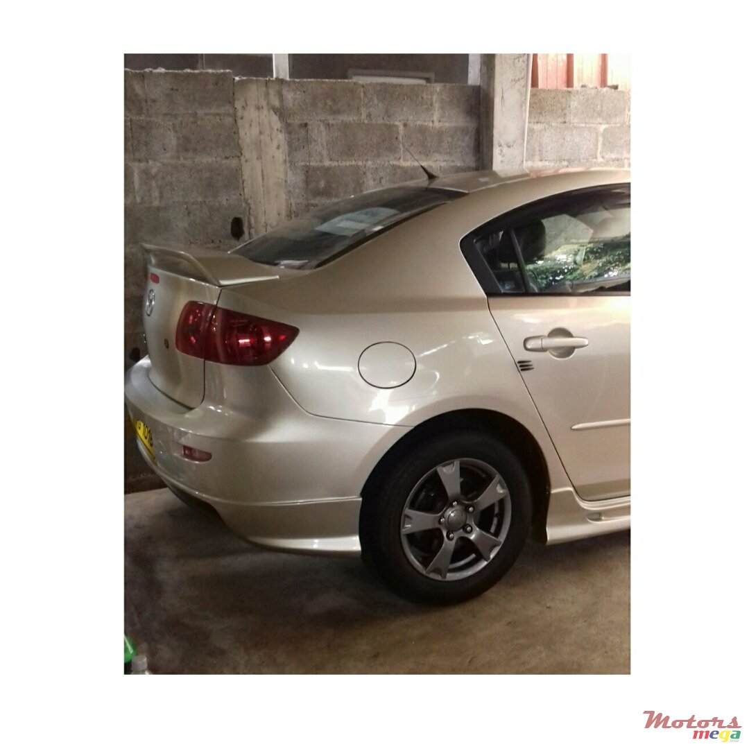 2005' Mazda 3 photo #1